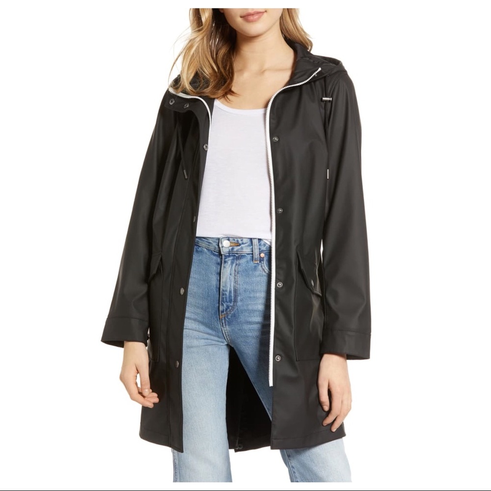 🌧Levi’s Water Repellent Lightweight Hooded Parka